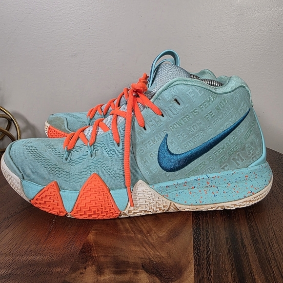 Nike Kyrie 4 \